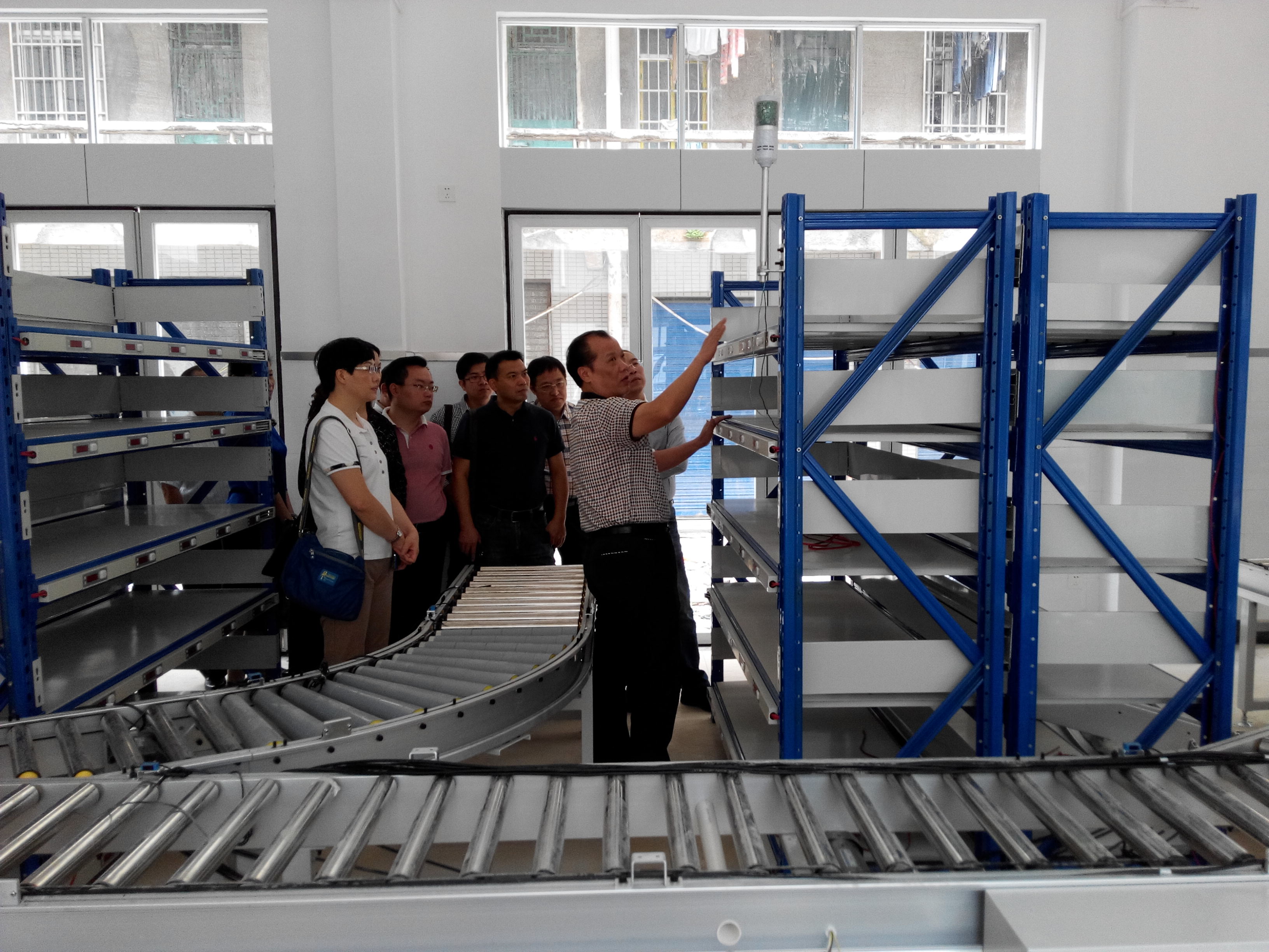 重庆市社一行考察肇庆市社农产品物流配送项目